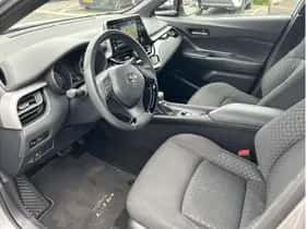 Toyota C-HR (2021) thumbnail 12