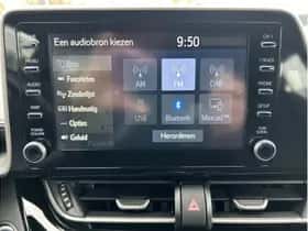 Toyota C-HR (2021) thumbnail 18