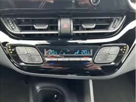 Toyota C-HR (2021) thumbnail 19