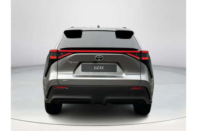 Toyota bZ4X (2025) thumbnail 4