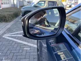Toyota C-HR (2025) thumbnail 16