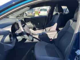 Toyota C-HR (2025) thumbnail 9