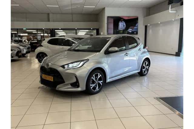 Toyota Yaris (2025) thumbnail 1