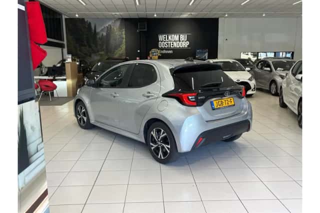 Toyota Yaris (2025) thumbnail 3