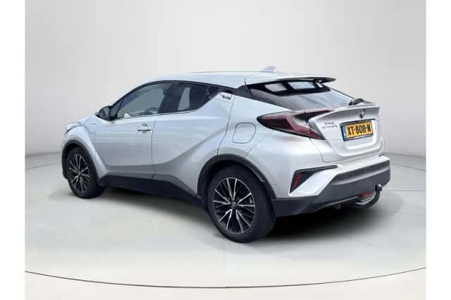 Toyota C-HR (2019) thumbnail 3