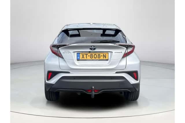 Toyota C-HR (2019) thumbnail 4