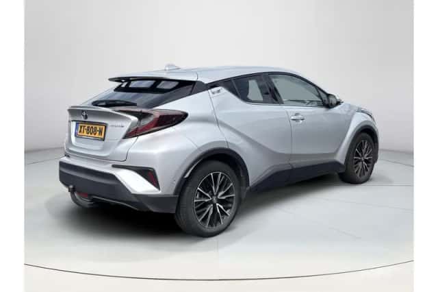 Toyota C-HR (2019) thumbnail 5