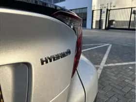 Toyota C-HR (2023) thumbnail 13