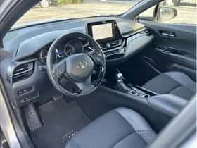 Toyota C-HR (2023) thumbnail 16