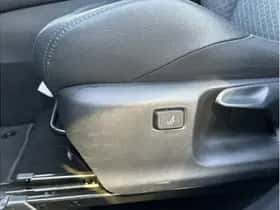 Toyota C-HR (2023) thumbnail 27