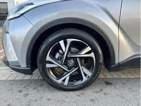 Toyota C-HR (2023) thumbnail 9
