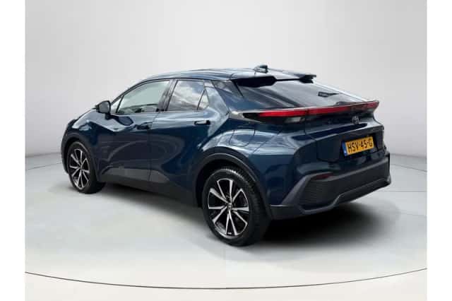 Toyota C-HR (2025) thumbnail 3