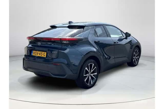 Toyota C-HR (2025) thumbnail 5