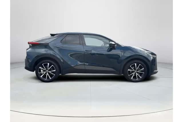 Toyota C-HR (2025) thumbnail 6