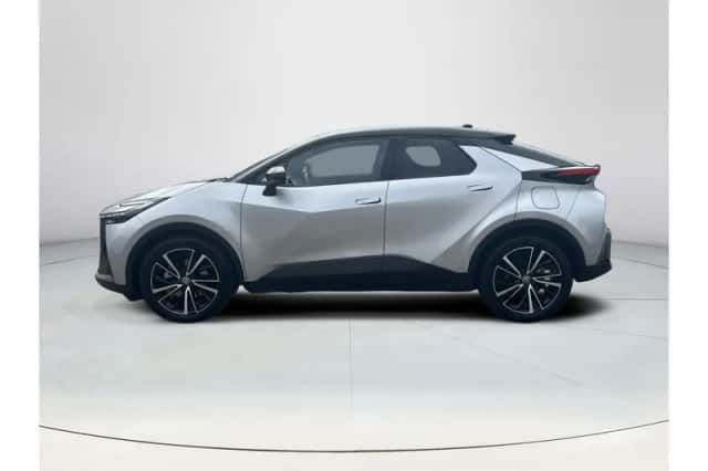 Toyota C-HR (2025) thumbnail 2