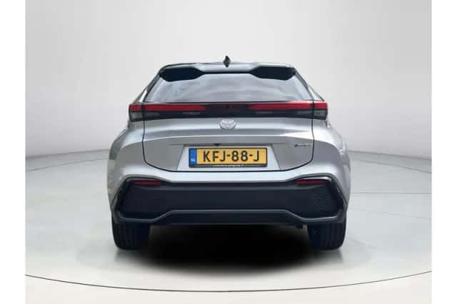 Toyota C-HR (2025) thumbnail 4