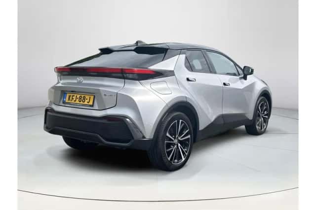 Toyota C-HR (2025) thumbnail 5