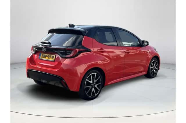 Toyota Yaris (2021) thumbnail 5