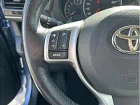 Toyota Verso-S (2012) thumbnail 17