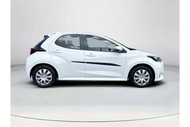Toyota Yaris (2021) thumbnail 6