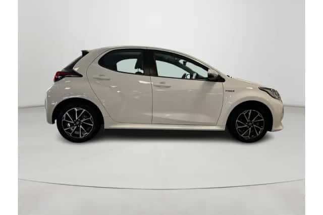 Toyota Yaris (2021) thumbnail 6