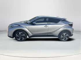 Toyota C-HR (2023) thumbnail 2