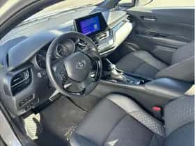 Toyota C-HR (2023) thumbnail 10