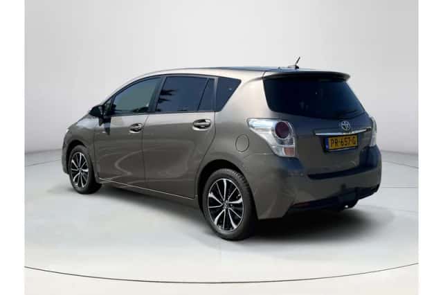 Toyota Verso (2017) thumbnail 3