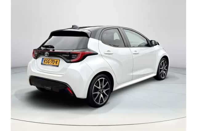 Toyota Yaris (2022) thumbnail 5