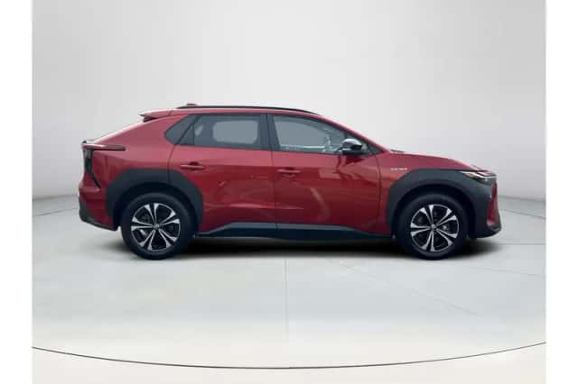 Toyota bZ4X (2022) thumbnail 6