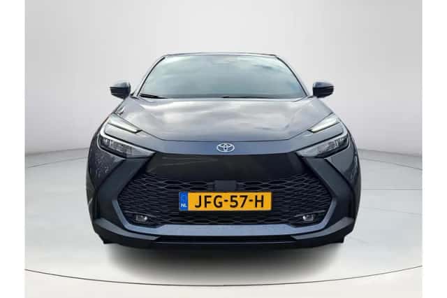 Toyota C-HR (2025) thumbnail 2