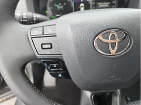 Toyota C-HR (2025) thumbnail 17