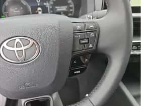 Toyota C-HR (2025) thumbnail 18