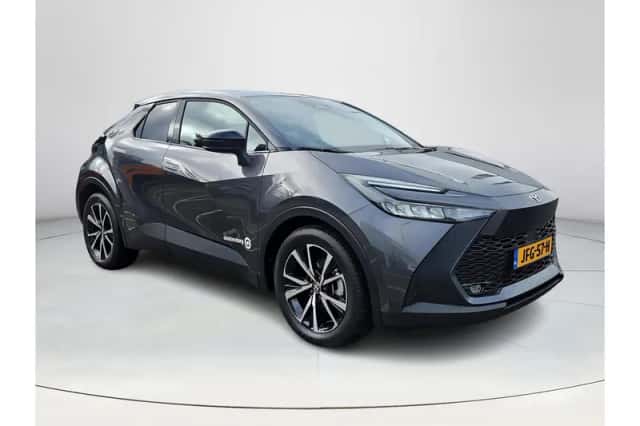 Toyota C-HR (2025) thumbnail 3