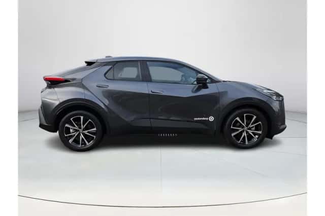 Toyota C-HR (2025) thumbnail 4