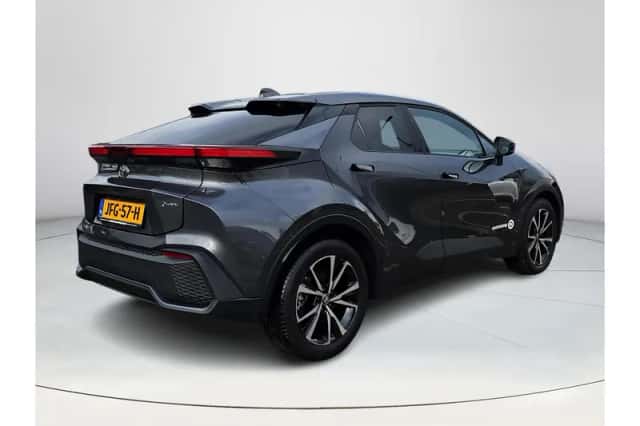 Toyota C-HR (2025) thumbnail 5