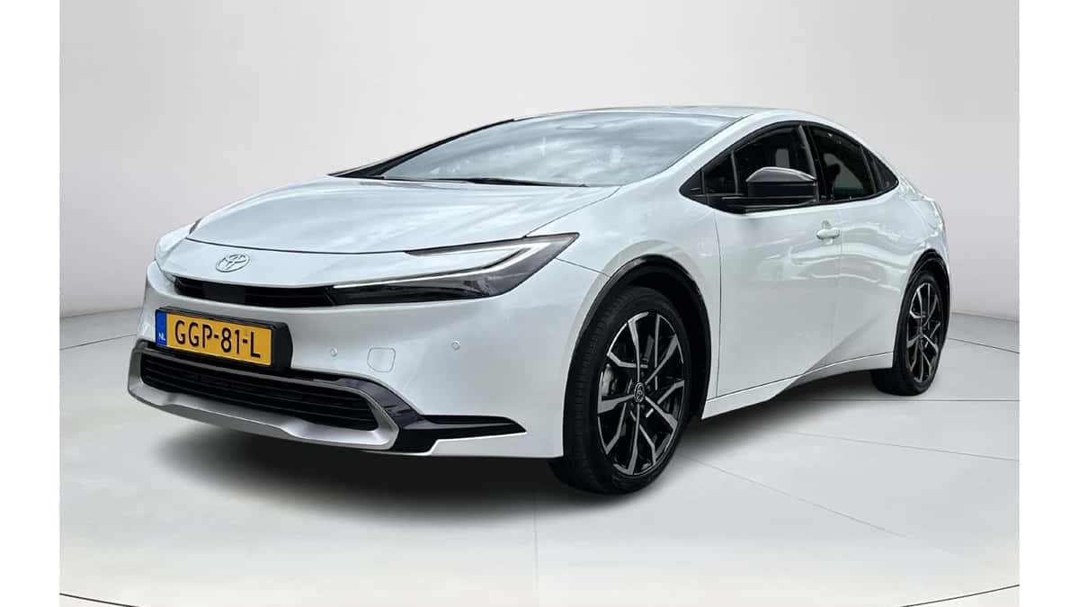 Toyota Prius (2024) — foto 1