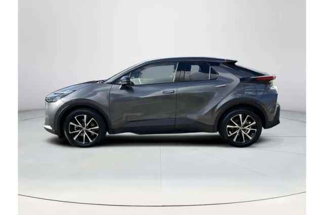 Toyota C-HR (2025) thumbnail 2