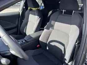 Toyota C-HR (2025) thumbnail 13