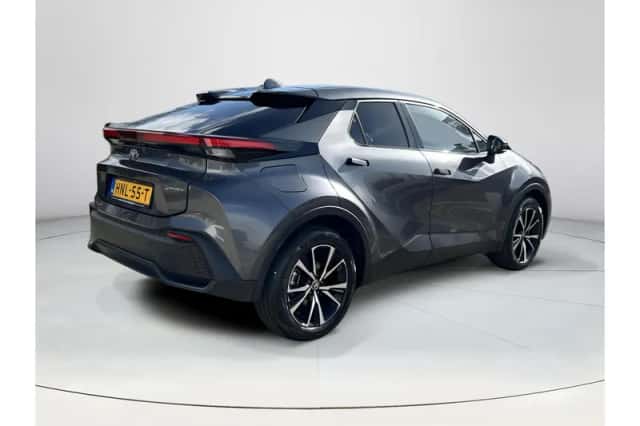 Toyota C-HR (2025) thumbnail 5