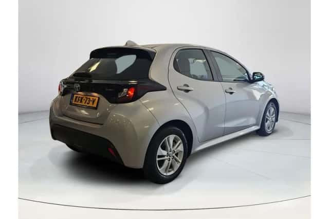 Toyota Yaris (2025) thumbnail 5