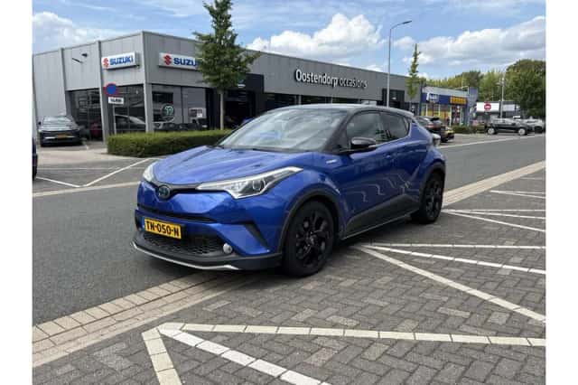 Toyota C-HR (2018) thumbnail 1