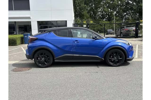 Toyota C-HR (2018) thumbnail 6