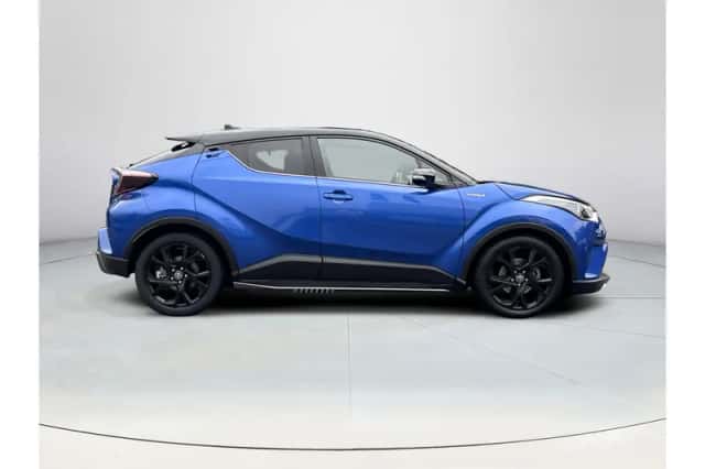Toyota C-HR (2018) thumbnail 6