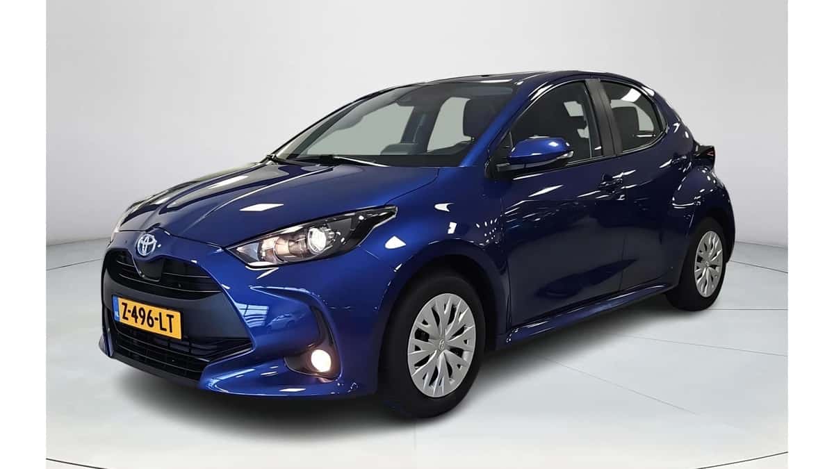 Toyota Yaris (2023) — foto 1