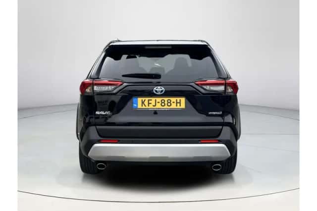 Toyota RAV4 (2022) thumbnail 4