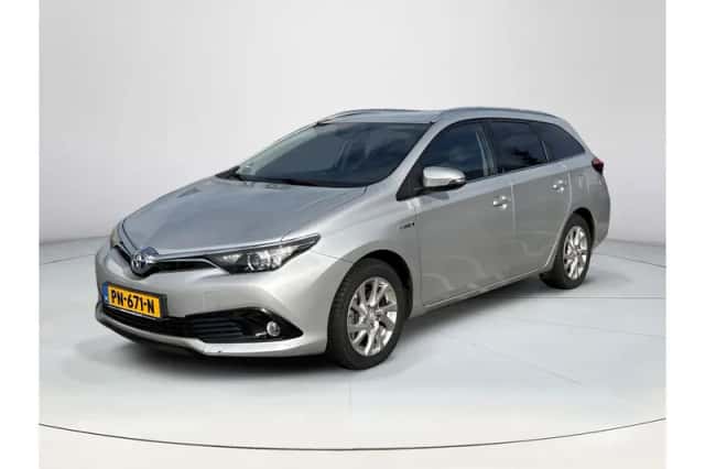 Toyota Auris (2017) thumbnail 1