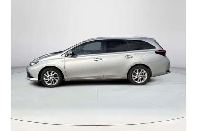 Toyota Auris (2017) thumbnail 2