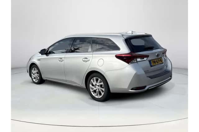 Toyota Auris (2017) thumbnail 3