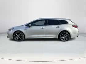 Toyota Corolla (2021) thumbnail 2